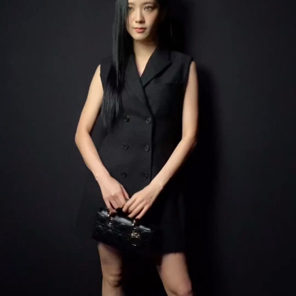 230926 Jisoo @ DIOR Paris Fashion Week