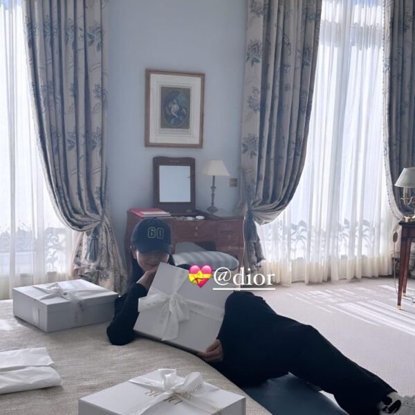 230925 Jisoo IG Story Update