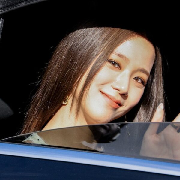 230901 Jisoo of BLACKPINK is the Newest Alo Yoga It-Girl