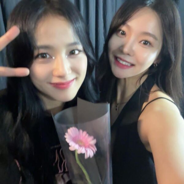 230918 e.uzin IG update with Jisoo