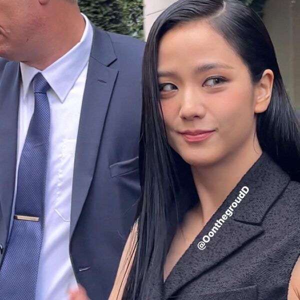 230926 Jisoo on her way to DIOR Paris Fashion Week