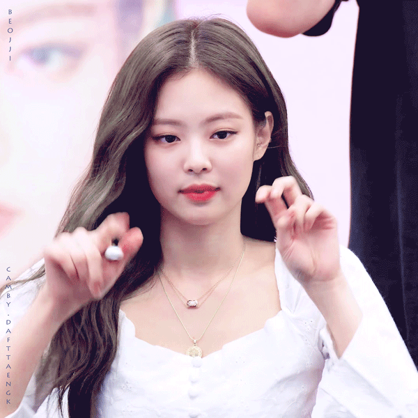 Sweet JENNIE 🧁
