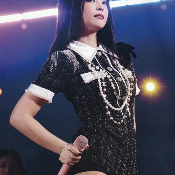 200104 / 200105 Jennie