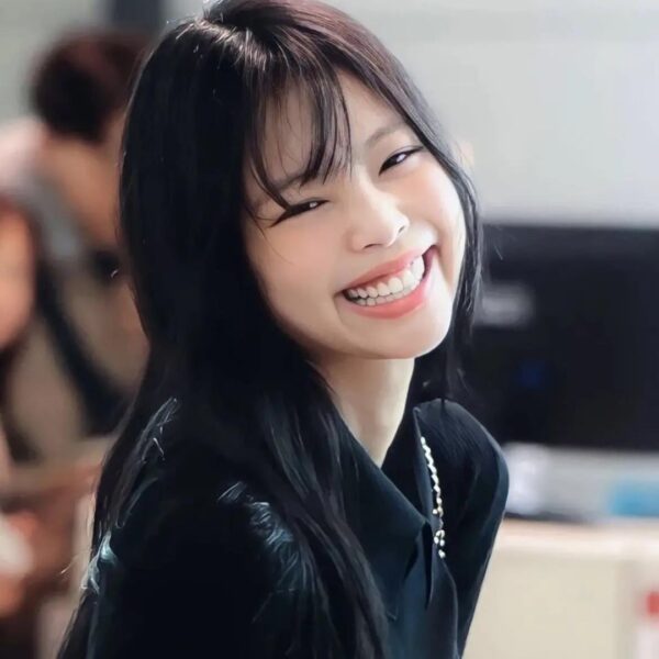 230930 Jennie @ Incheon International Airport (Departure to Paris)