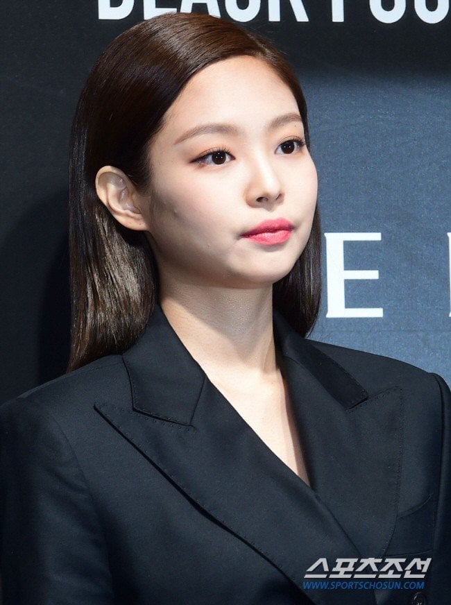 231005 NAVER News: Jennie will join tvN's new Korean Variety Show 'Apartment 404' (tentative title)