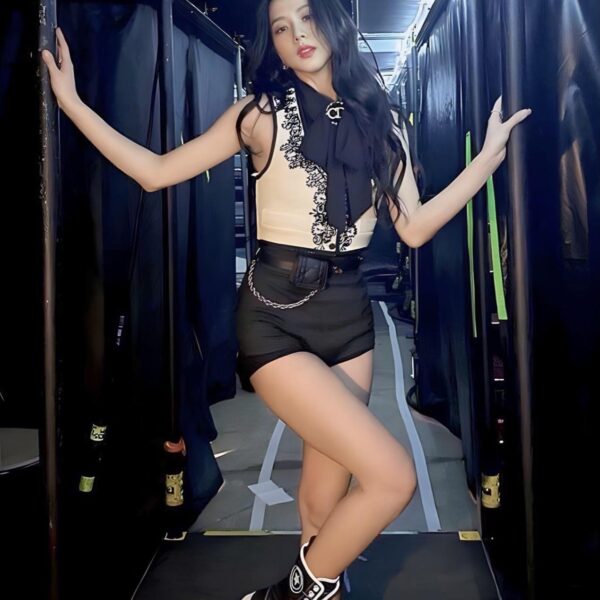 221215 Jisoo