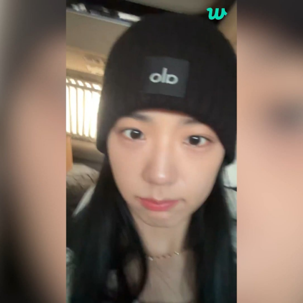 231009 Jisoo Weverse BLINK Membership LIVE | It is still hot in Korea [ENG SUB]