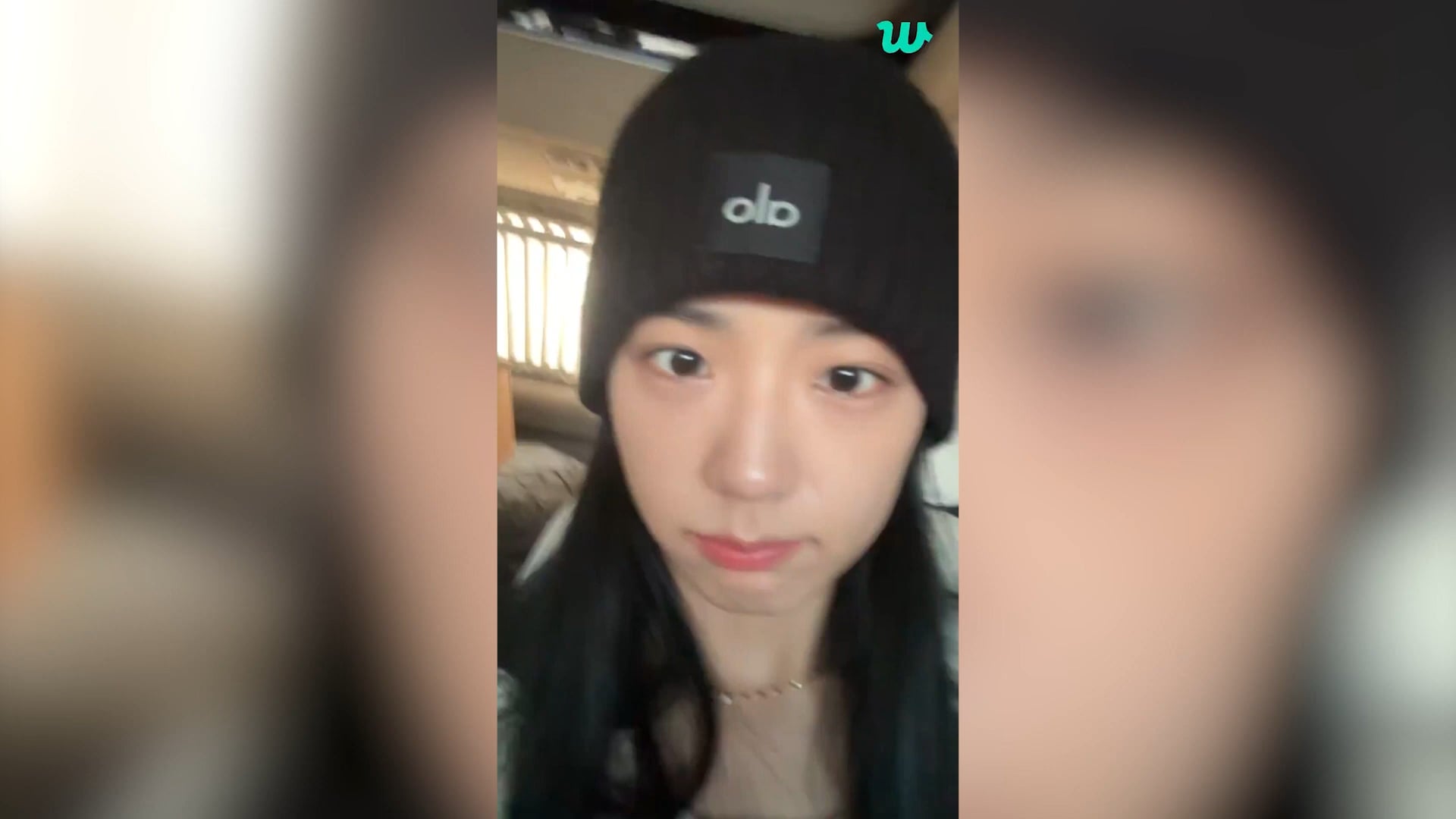 231009 Jisoo Weverse BLINK Membership LIVE | It is still hot in Korea [ENG SUB]
