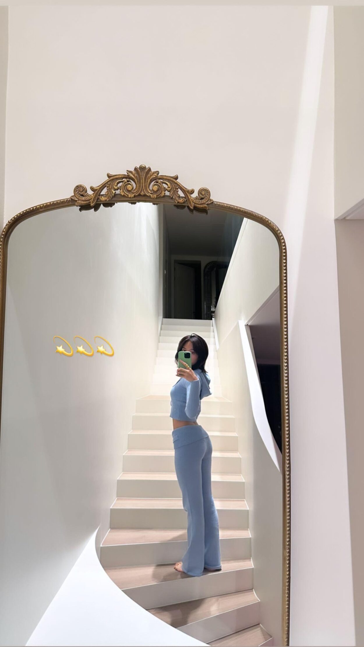 231023 Lisa IG Story Update