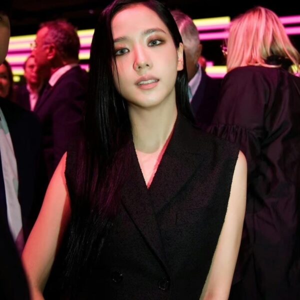 231004 Jisoo Weibo Update