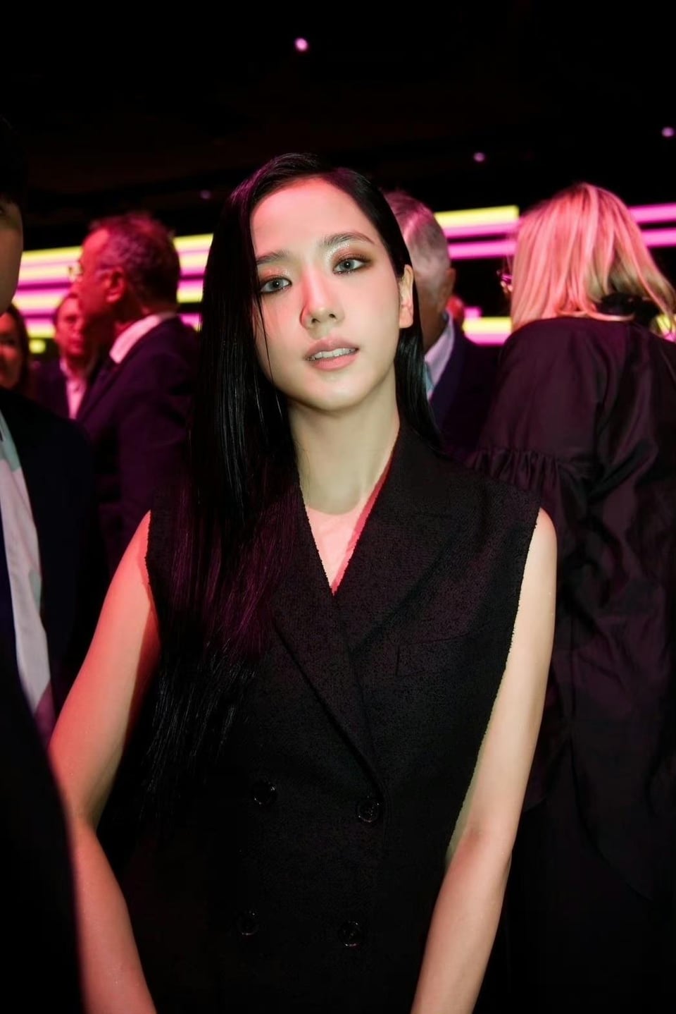 231004 Jisoo Weibo Update