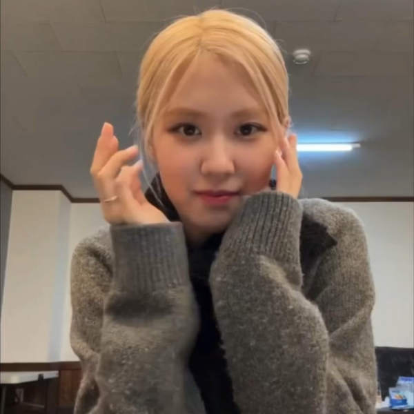 231127 Rosé Weverse Live [RAW]