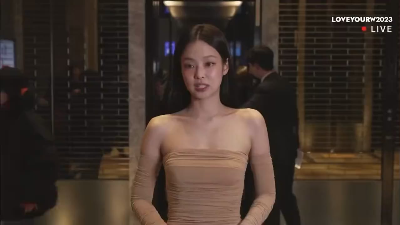 231124 Jennie arrives @ W Korea’s ‘Love Your W’ Event in Seoul