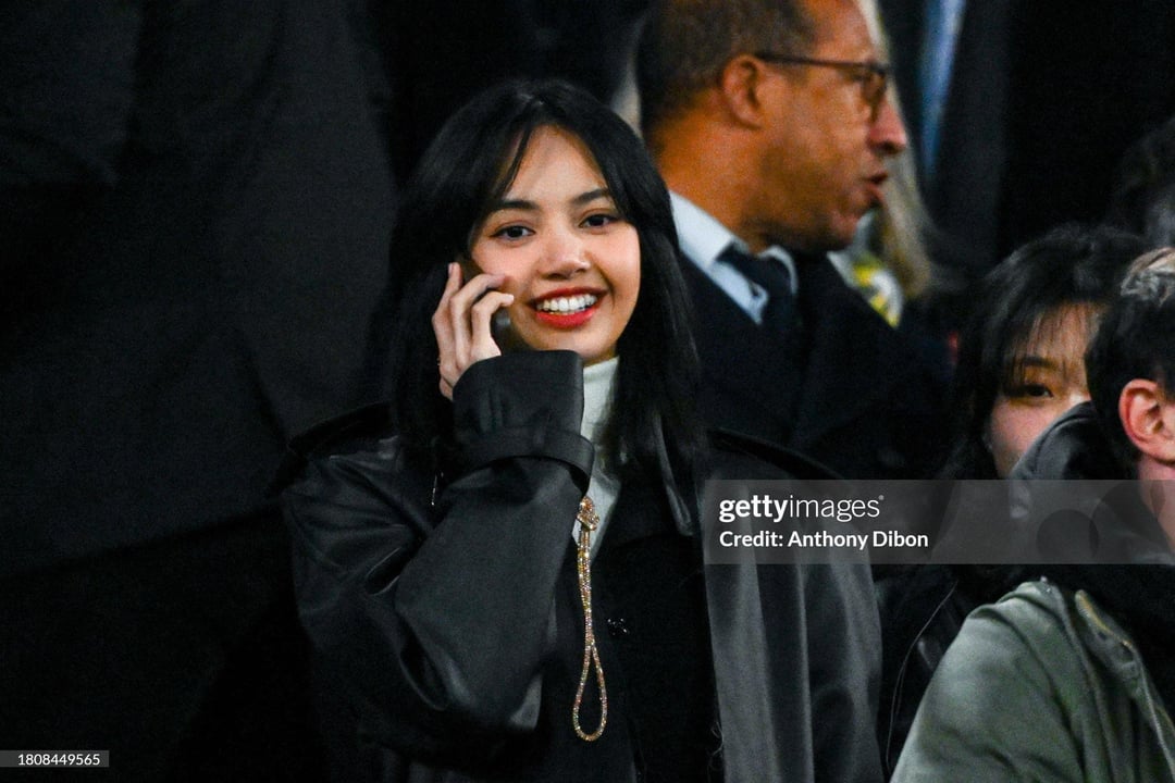 231128 Lisa @ UEFA Champions League match in Paris, France