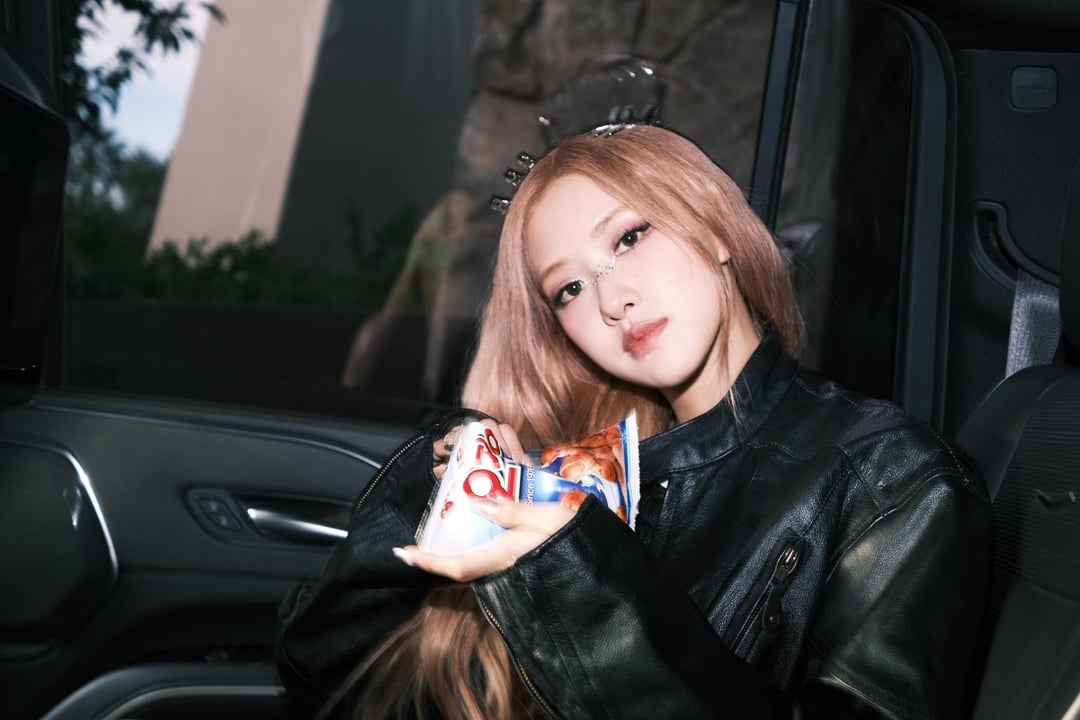 231206 Rosé Weverse Update