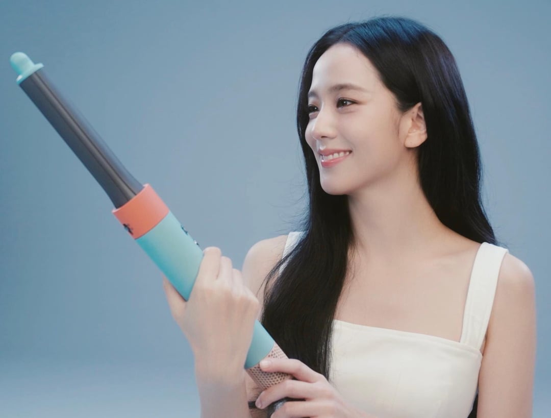 231204 Jisoo for Dyson Hair Care