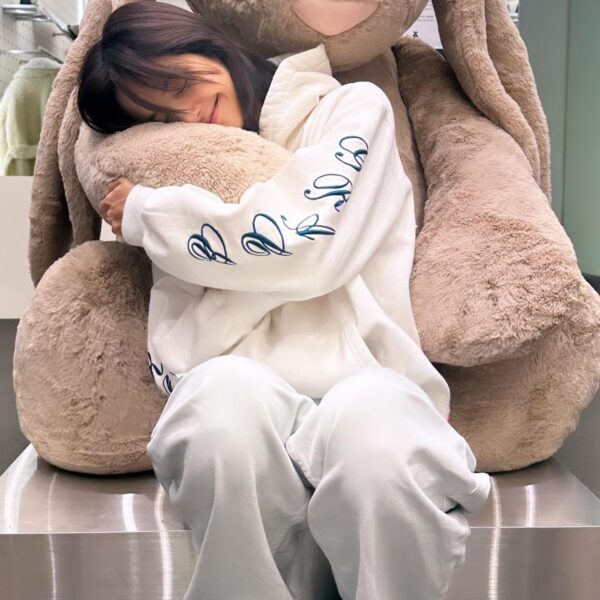 231204 Lisa IG Story Update