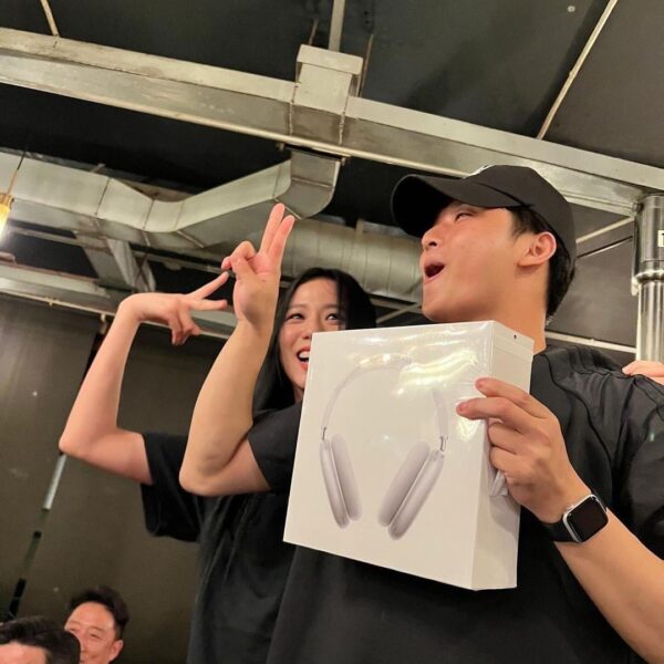232231 sae_rom_2 IG update w/Jisoo