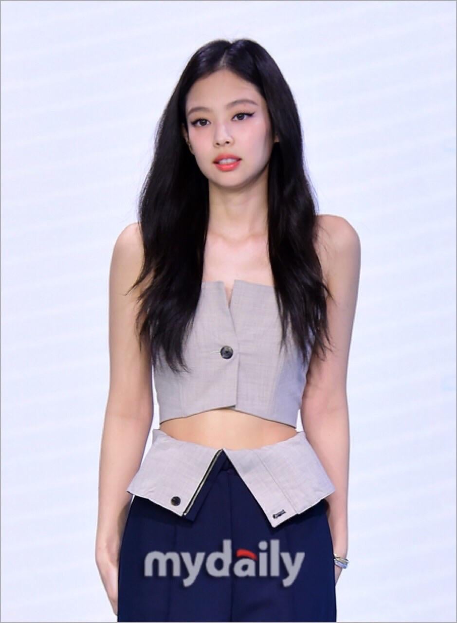 221012 Jennie