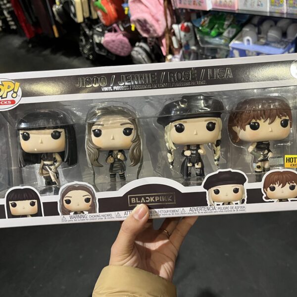 231227 I found the Pink Venom Funko Pop set at Hot Topic!