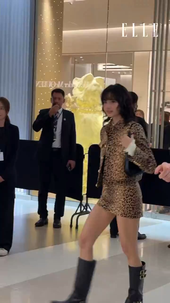 231219 Lisa arrives @ CELINE Event in Bangkok