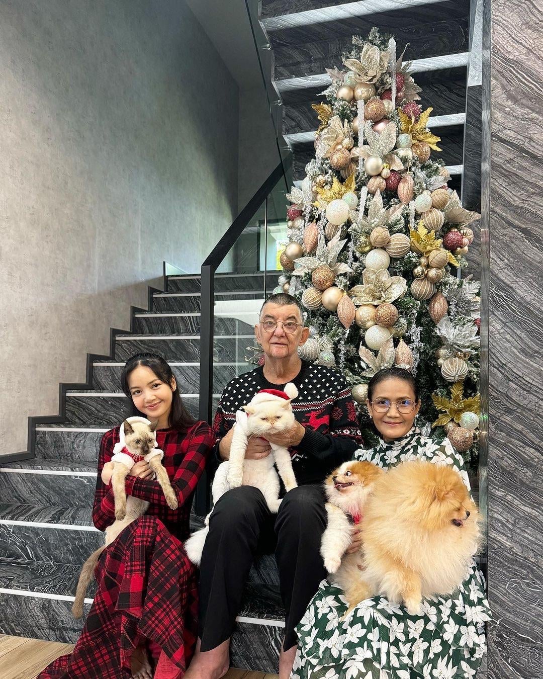 231218 pamindknk IG update w/Lisa