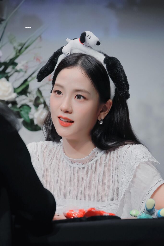 230506 Jisoo
