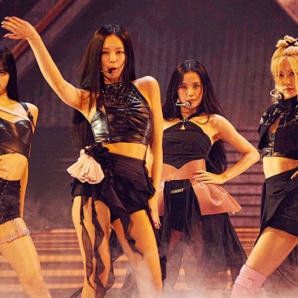 231223 Rosé Teases BLACKPINK’s ‘A VR Encore’ Concert: ‘Technology Has Finally Caught Up With Our Vision’