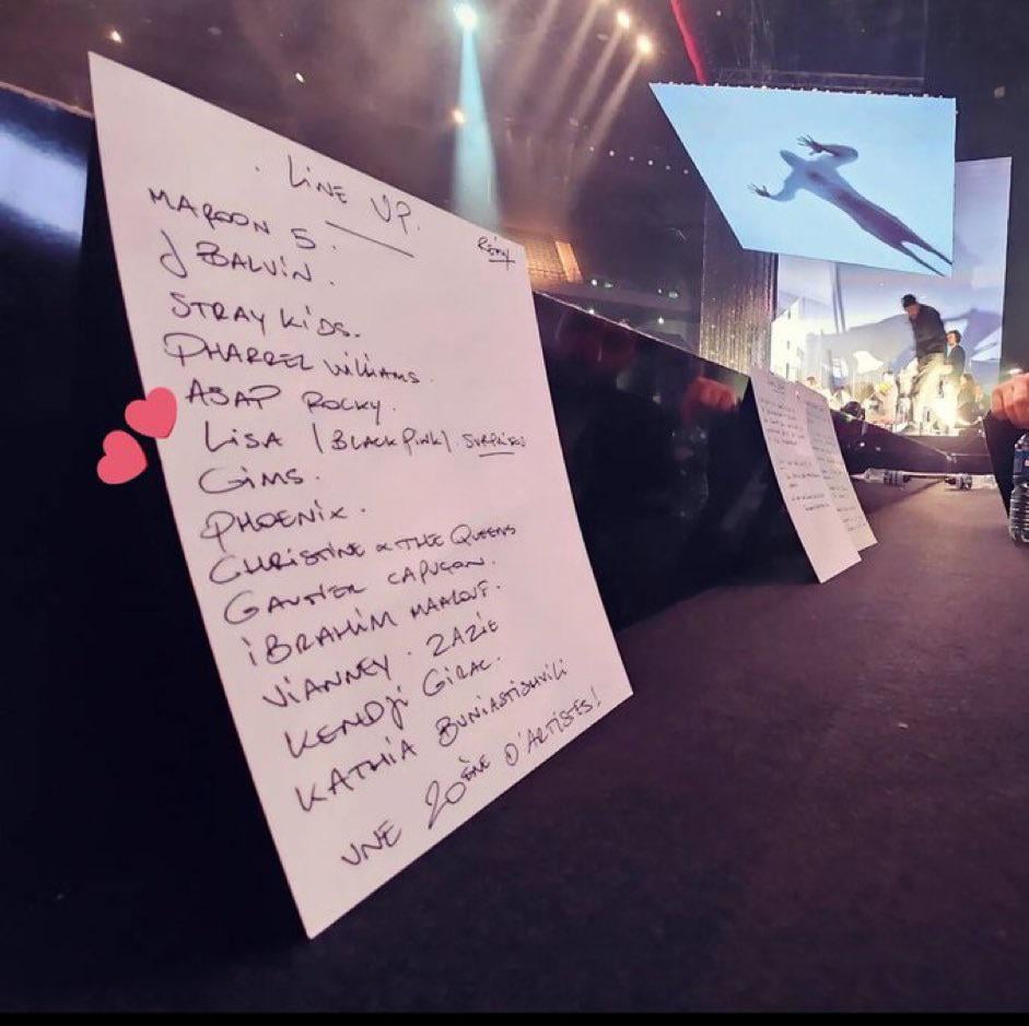 240126 Line-up at Gala des Pièces Jaunes w/Lisa