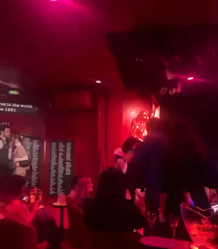 240102 Lisa @ Crazy Horse Paris