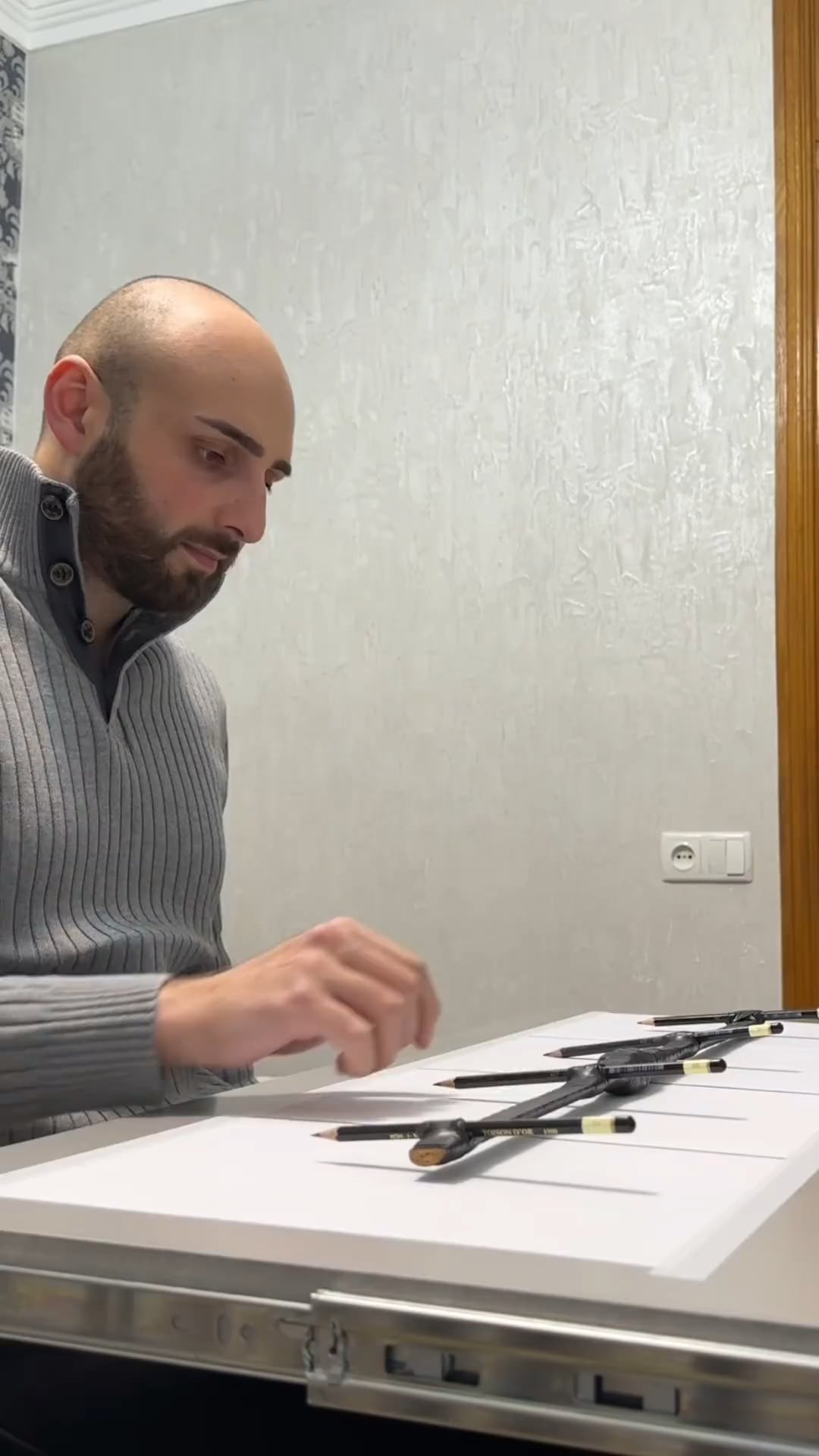 240117 Sketch artist Eduwoes drawing BLACKPINK’s portraits at the same time