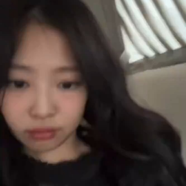 JENNIE singing the capybara song