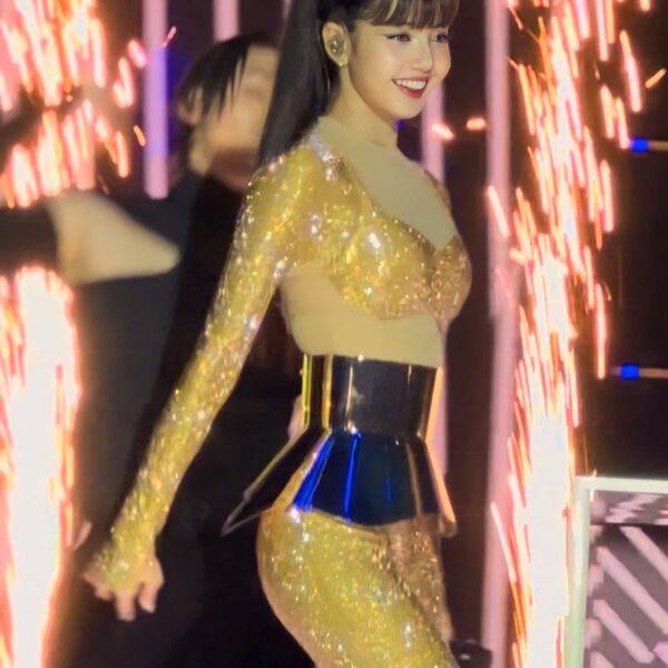 Lisa in Paris