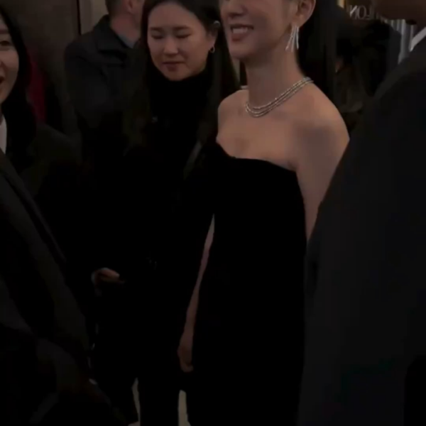 240207 Jisoo arriving at Cartier Trinity Centennial Dinner in Paris