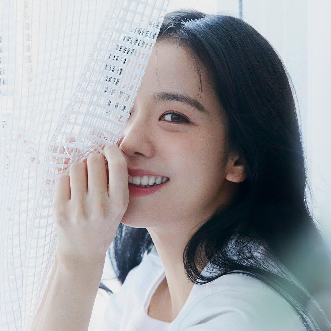 240221 Jisoo IG Profile Photo Update