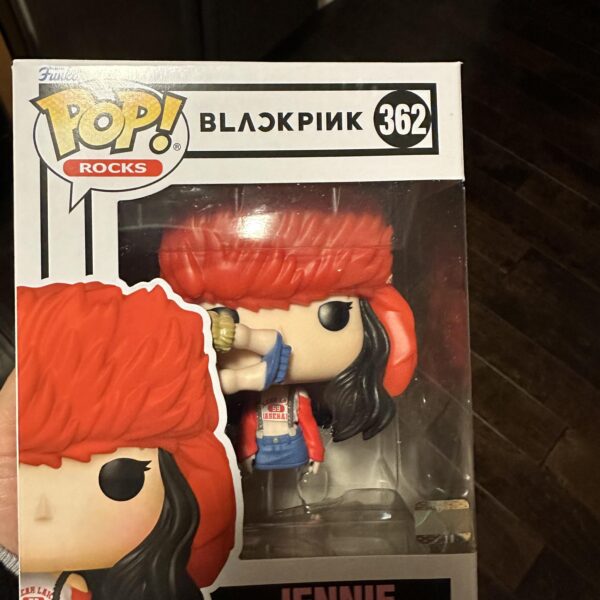 240219 Broken Jennie Funko