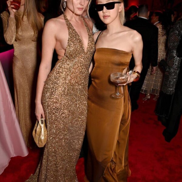 240310 Rosé w/ Charlotte Lawrence @ the 2024 Vanity Fair Oscar Party in LA