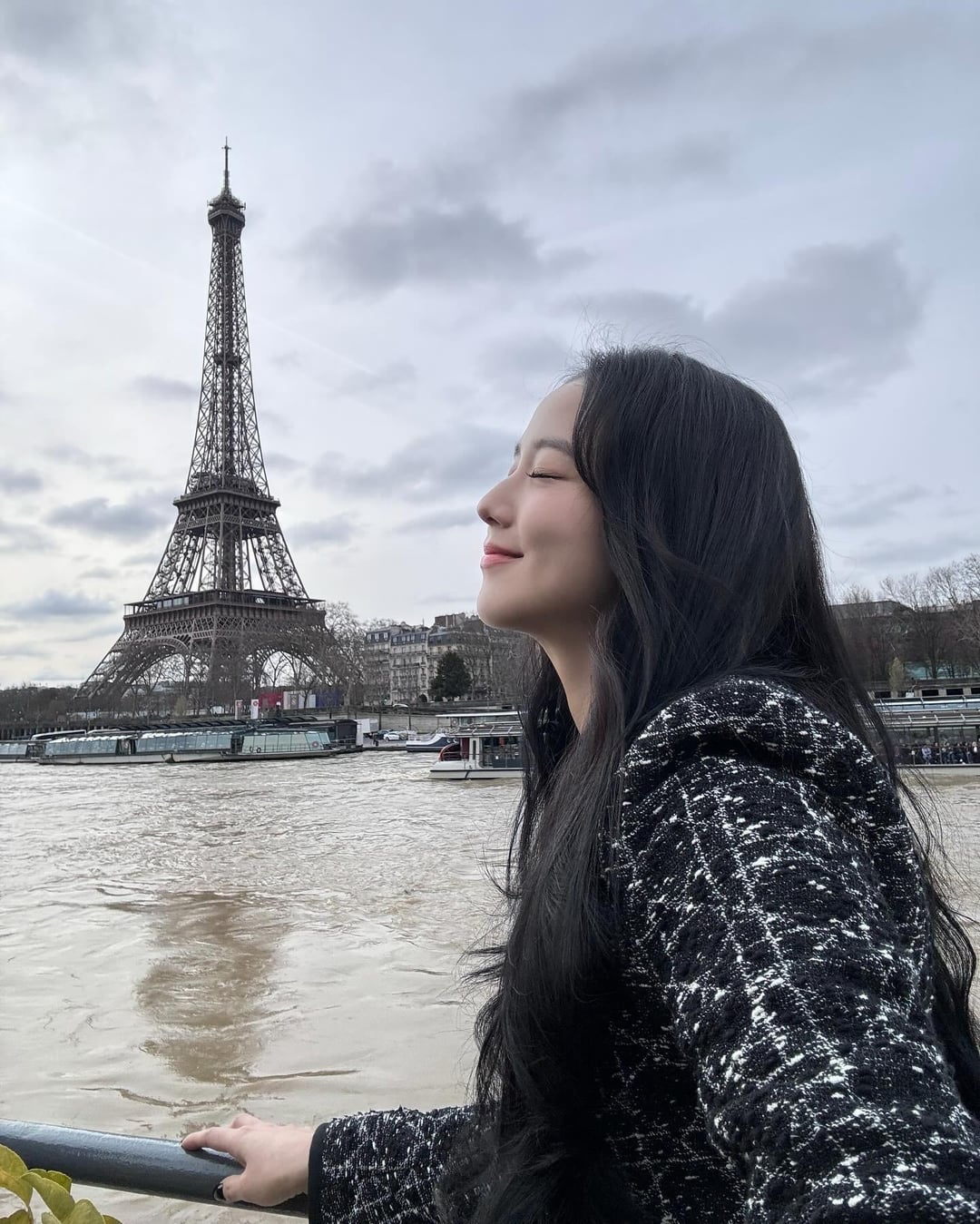 240303 Jisoo IG Update