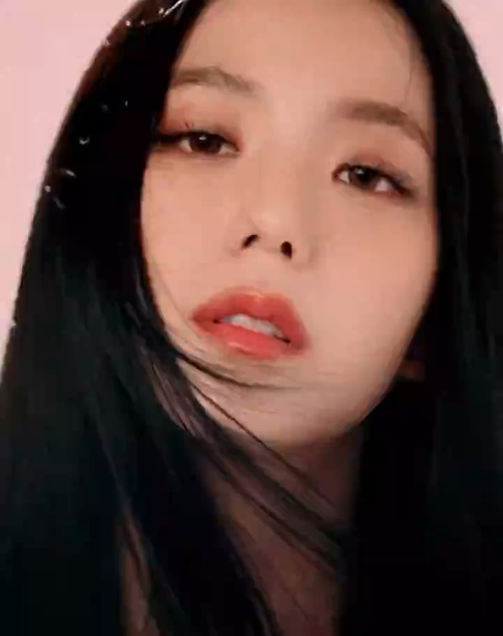 240306 Jisoo for self-portrait