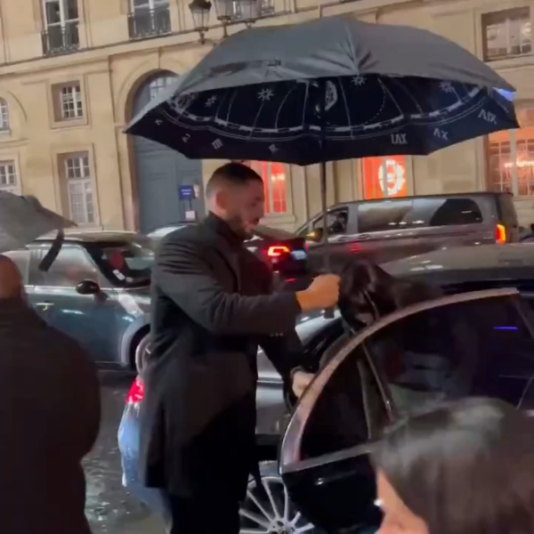 240305 Lisa arrives @ LOUIS VUITTON Paris Fashion Week After Party