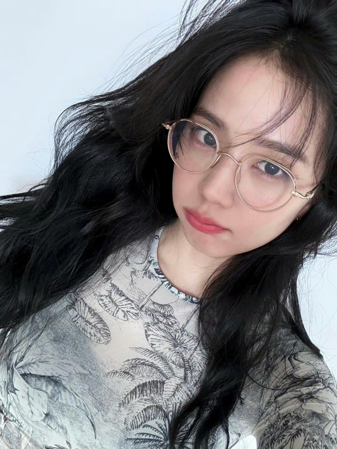 240326 Jisoo Weibo Update