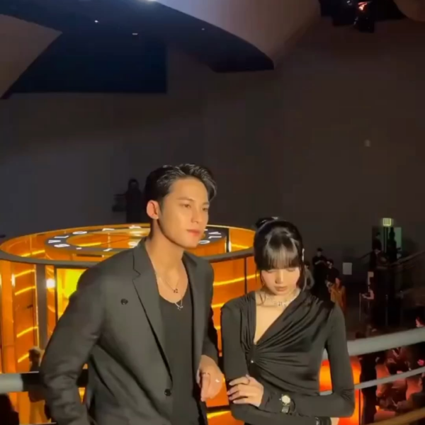 240314 mingyu_k406 IG story update w/Lisa