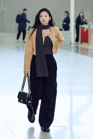 240302 Jennie @ Incheon International Airport (Departure to Paris)