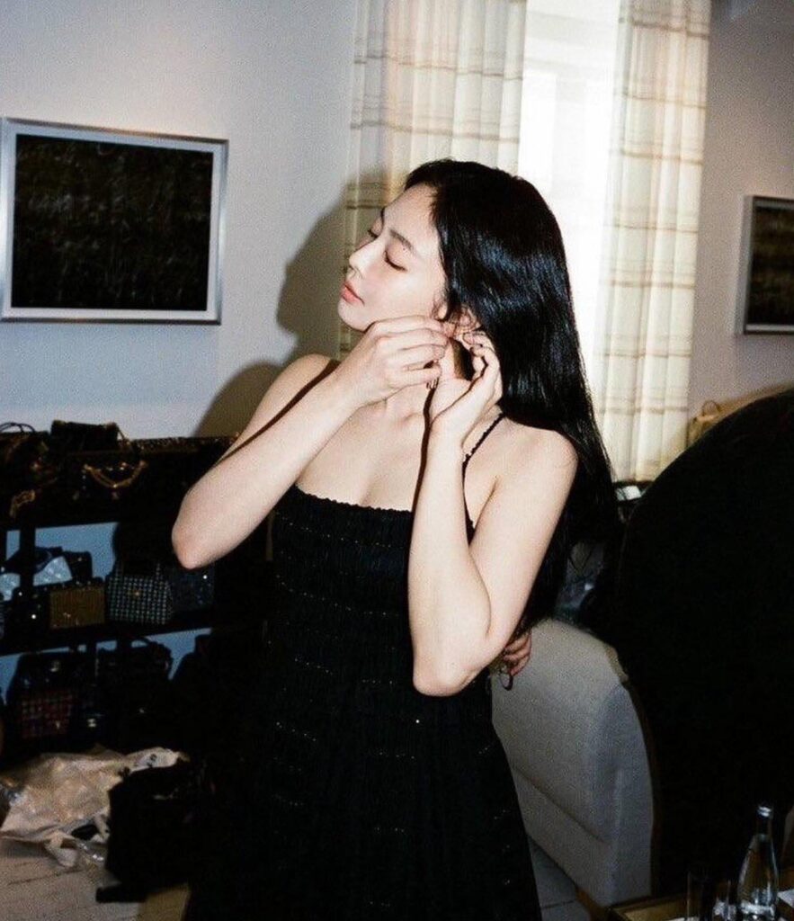 JENNIE
