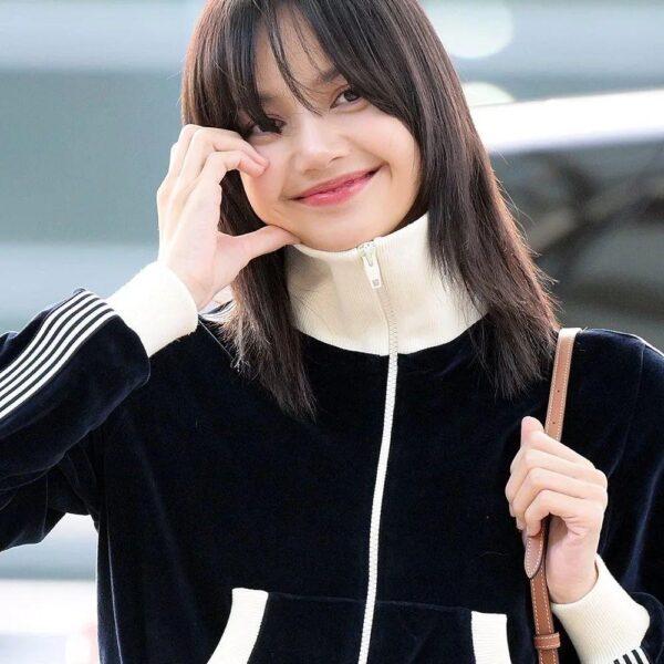 Lisa Manoban is soo cute