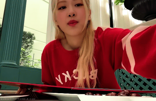 Rosé is so cute ✨