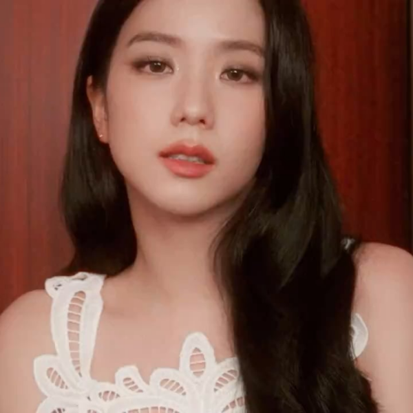 240424 Jisoo for self-portrait