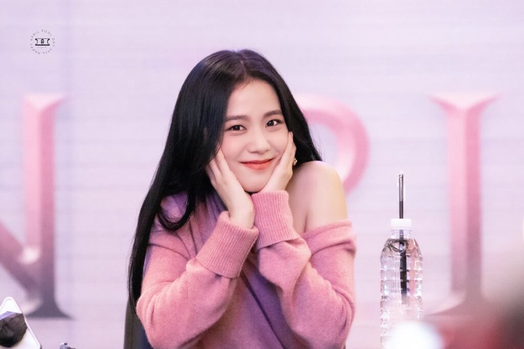 220925 Jisoo (ft. Jennie)