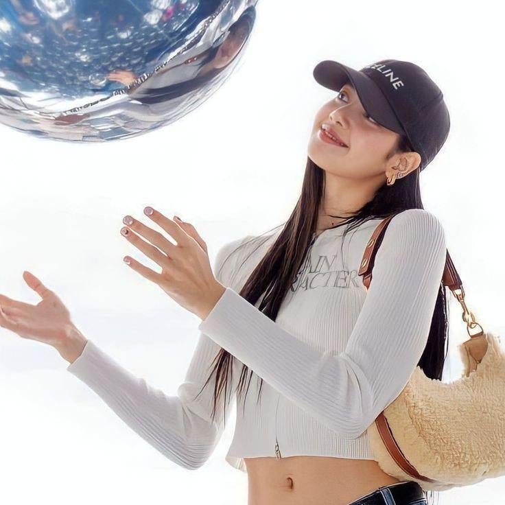 Beautiful Lisa manoban