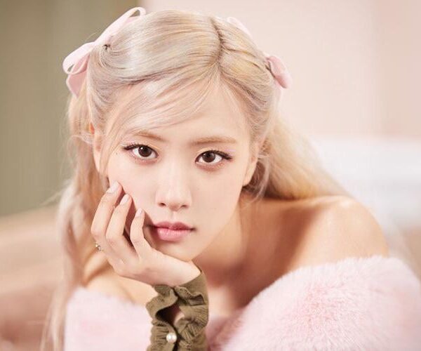 Does Rosé of BLACKPINK bleach her real hair or does she wear wigs?